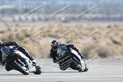 media/Dec-07-2025-CVMA (Sun) [[3e7d2de5dc]]/Race 12- Formula 40 MW and LW/